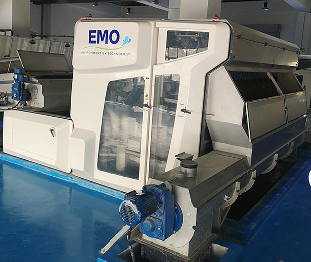 NHP Filtre à Bandes Trémie Boues Epaissies